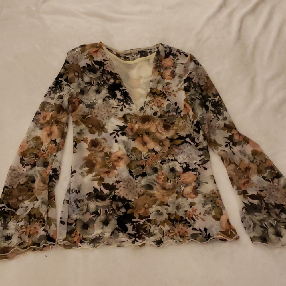Gimmick by BKE Flowered Top